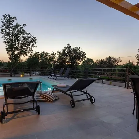 Foska With Private Atmosphere And Pool Pavicini