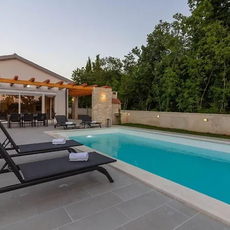 Foska With Private Atmosphere And Pool * Pavicini