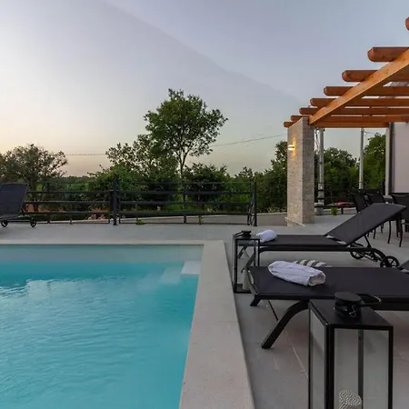 Foska With Private Atmosphere And Pool Villa Pavicini