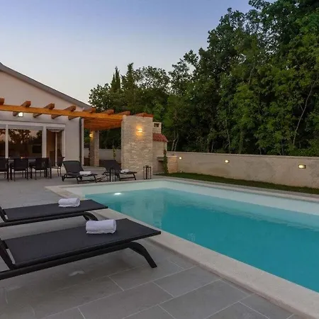 Foska With Private Atmosphere And Pool Villa *