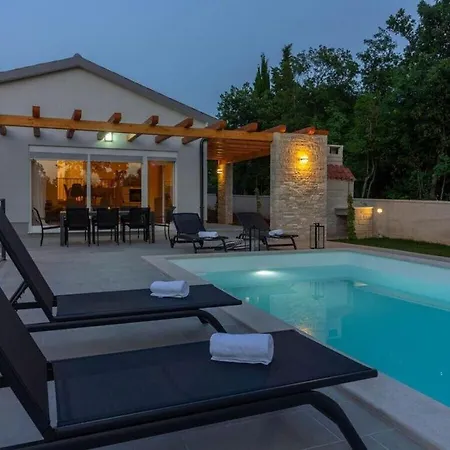 别墅 Foska With Private Atmosphere And Pool Pavicini